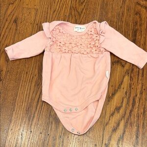 🌸 Rabbit & Bear Organic Pink Bodysuit • 0-3 Months • Crocheted Floral Overlay